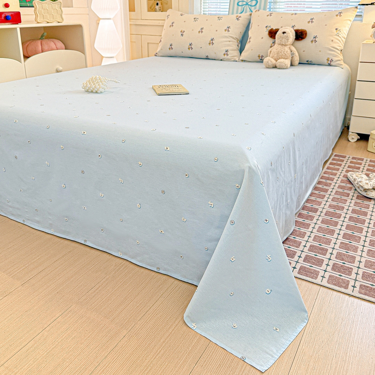 91家纺网 家纺一手货源 找家纺 名品家纺 2026新款100%纯棉床单系列 蓝色纽扣