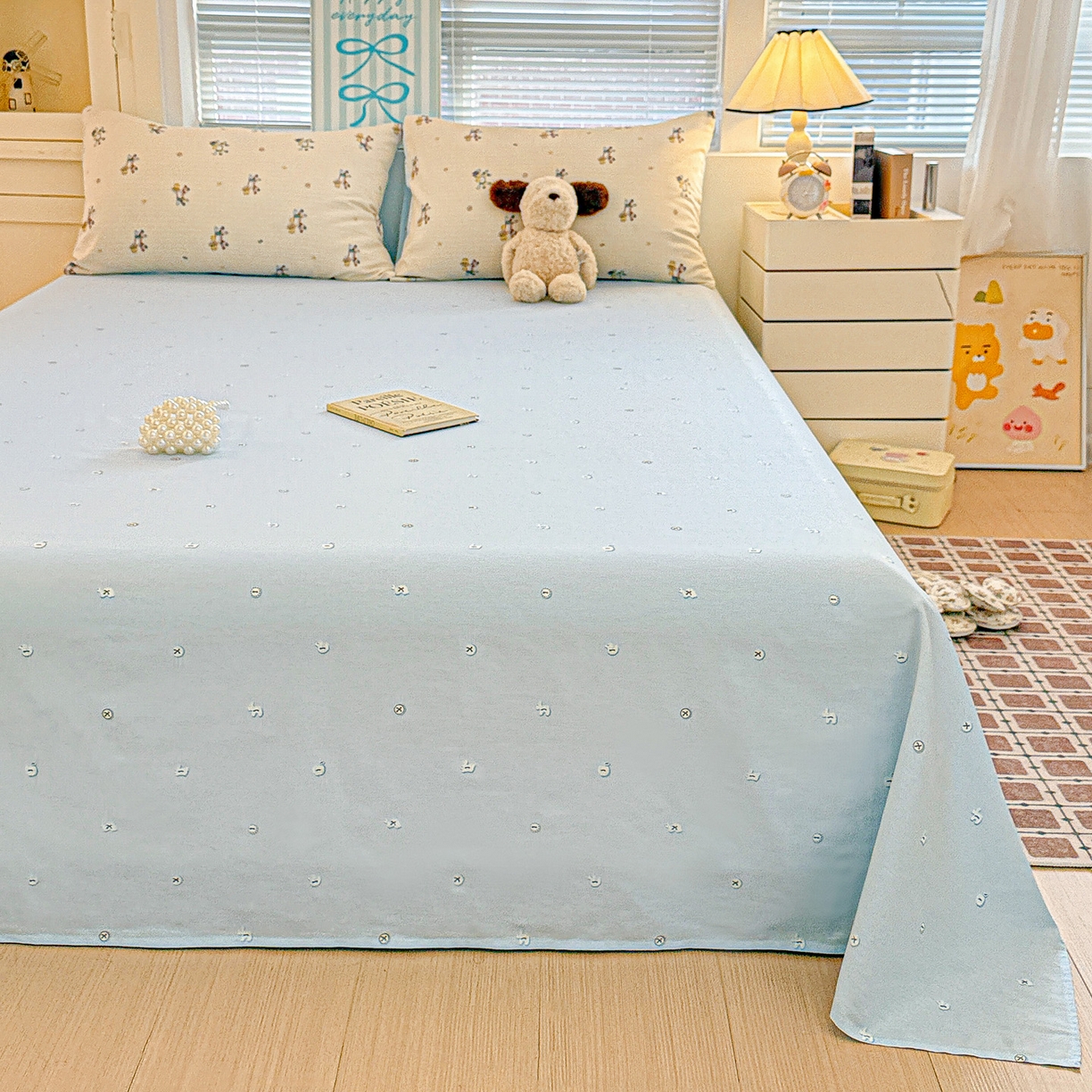 91家纺网 家纺一手货源 找家纺 名品家纺 2026新款100%纯棉床单系列 蓝色纽扣