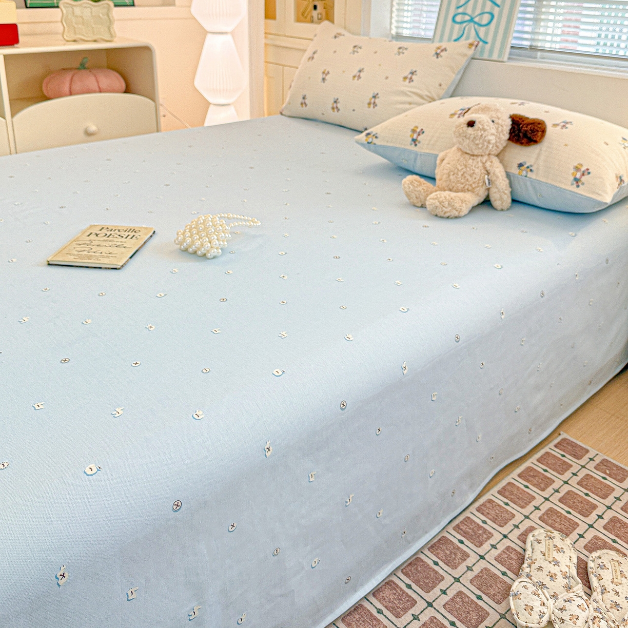 91家纺网 家纺一手货源 找家纺 名品家纺 2026新款100%纯棉床单系列 蓝色纽扣