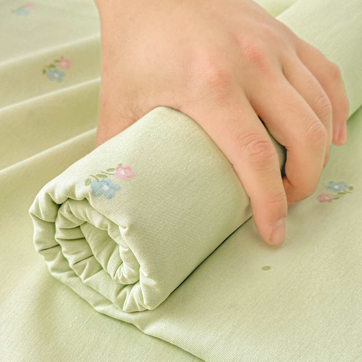 91家纺网 家纺一手货源 找家纺 名品家纺 2026新款100%纯棉床单系列 绿色小花