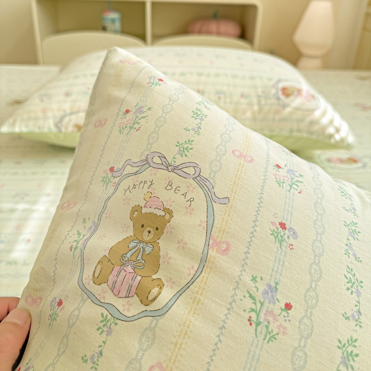 91家纺网 家纺一手货源 找家纺 名品家纺 2026新款100%纯棉枕套系列 春日小熊