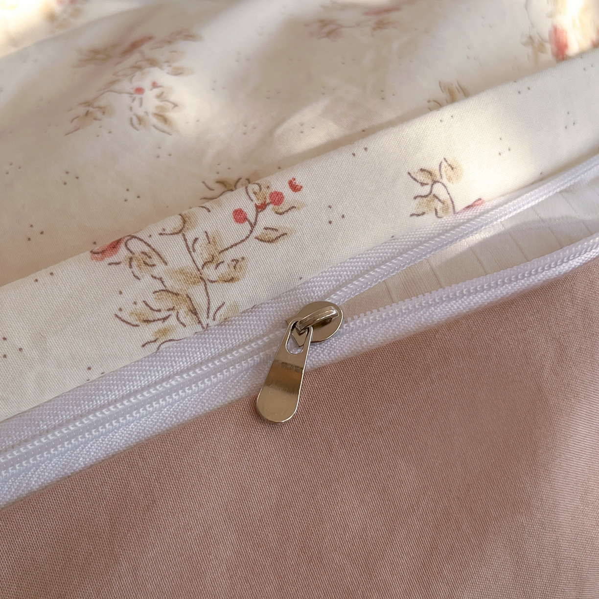 91家纺网 家纺一手货源 找家纺 玉海棠家纺 2026新款古法水洗仿棉云感纱四件套 花晨月汐