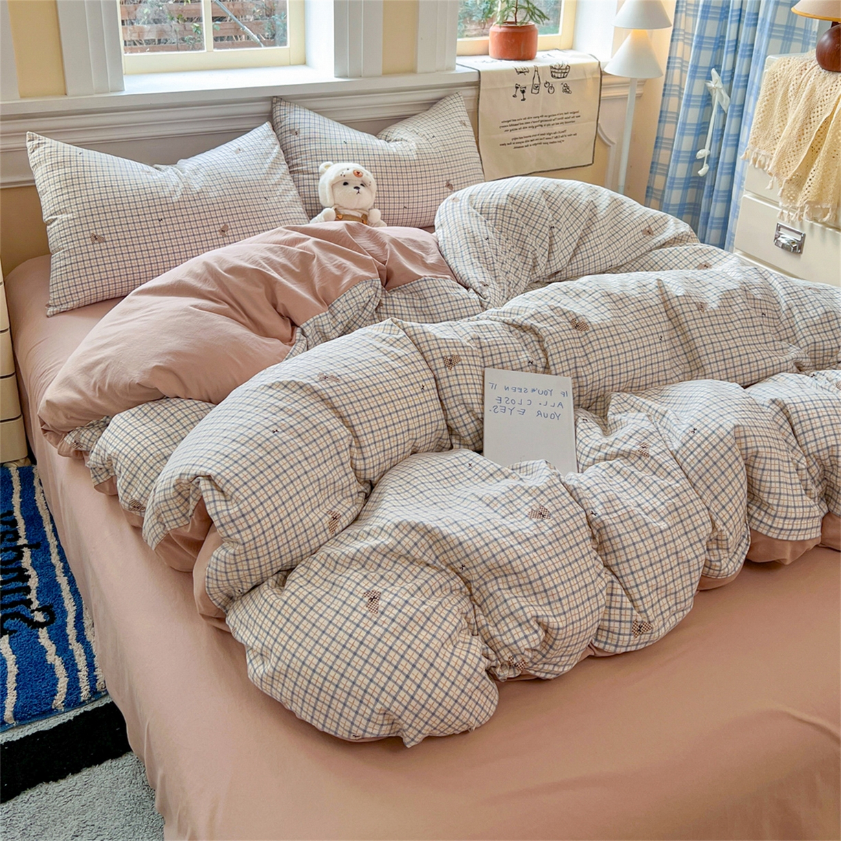 91家纺网 家纺一手货源 找家纺 玉海棠家纺 2026新款古法水洗仿棉云感纱四件套 焦糖棕格