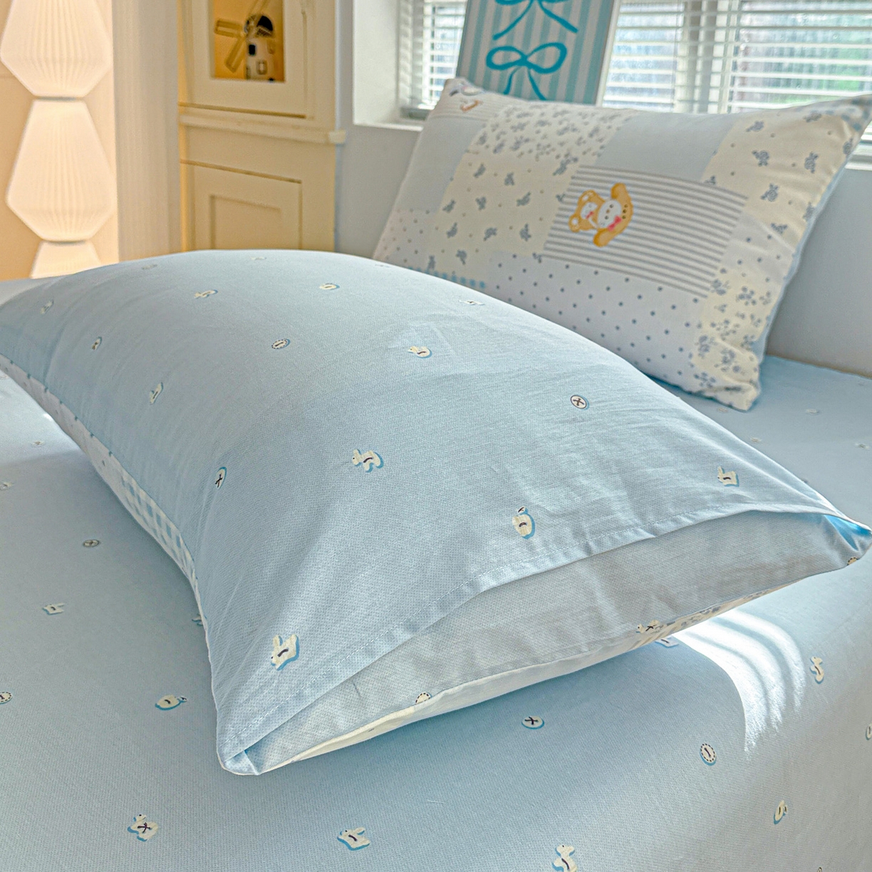 91家纺网 家纺一手货源 找家纺 名品家纺 2026新款100%纯棉枕套系列 童话拼贴