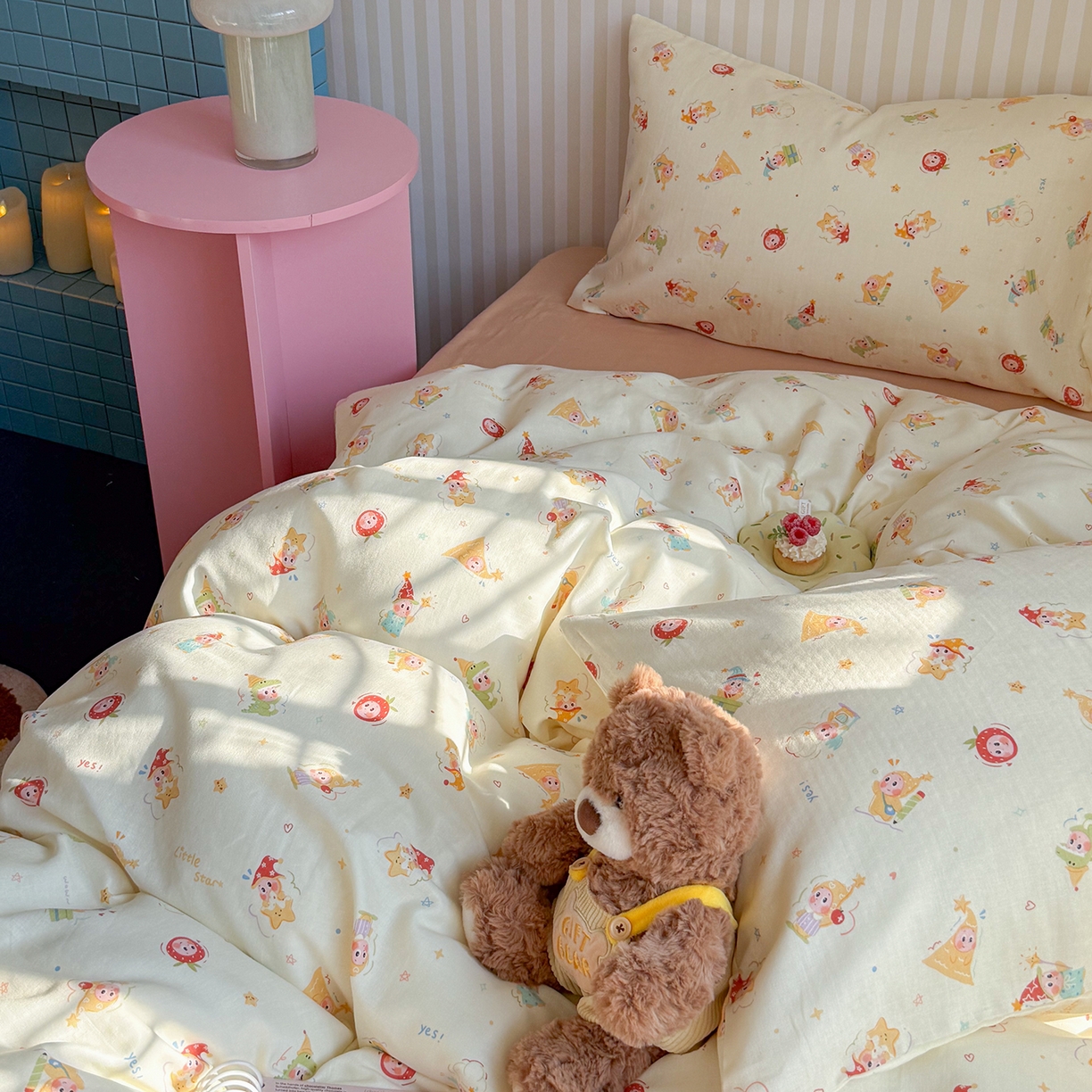 91家纺网 家纺一手货源 找家纺 麦伦家居 2026春夏新品全棉有氧双层纱印花系列简约款四件套 星星魔法