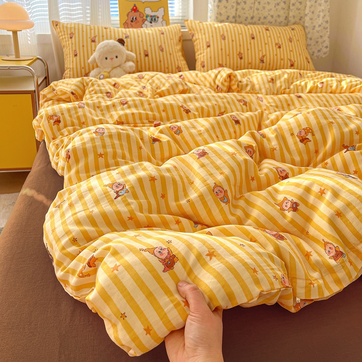 91家纺网 家纺一手货源 找家纺 麦伦家居 2026春夏新品全棉有氧双层纱印花系列简约款四件套 条纹星星梦