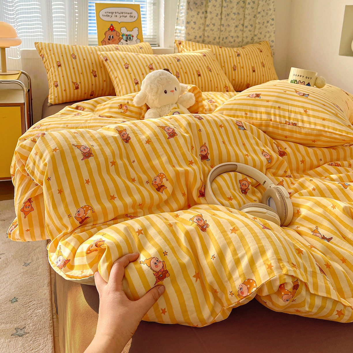 91家纺网 家纺一手货源 找家纺 麦伦家居 2026春夏新品全棉有氧双层纱印花系列简约款四件套 条纹星星梦