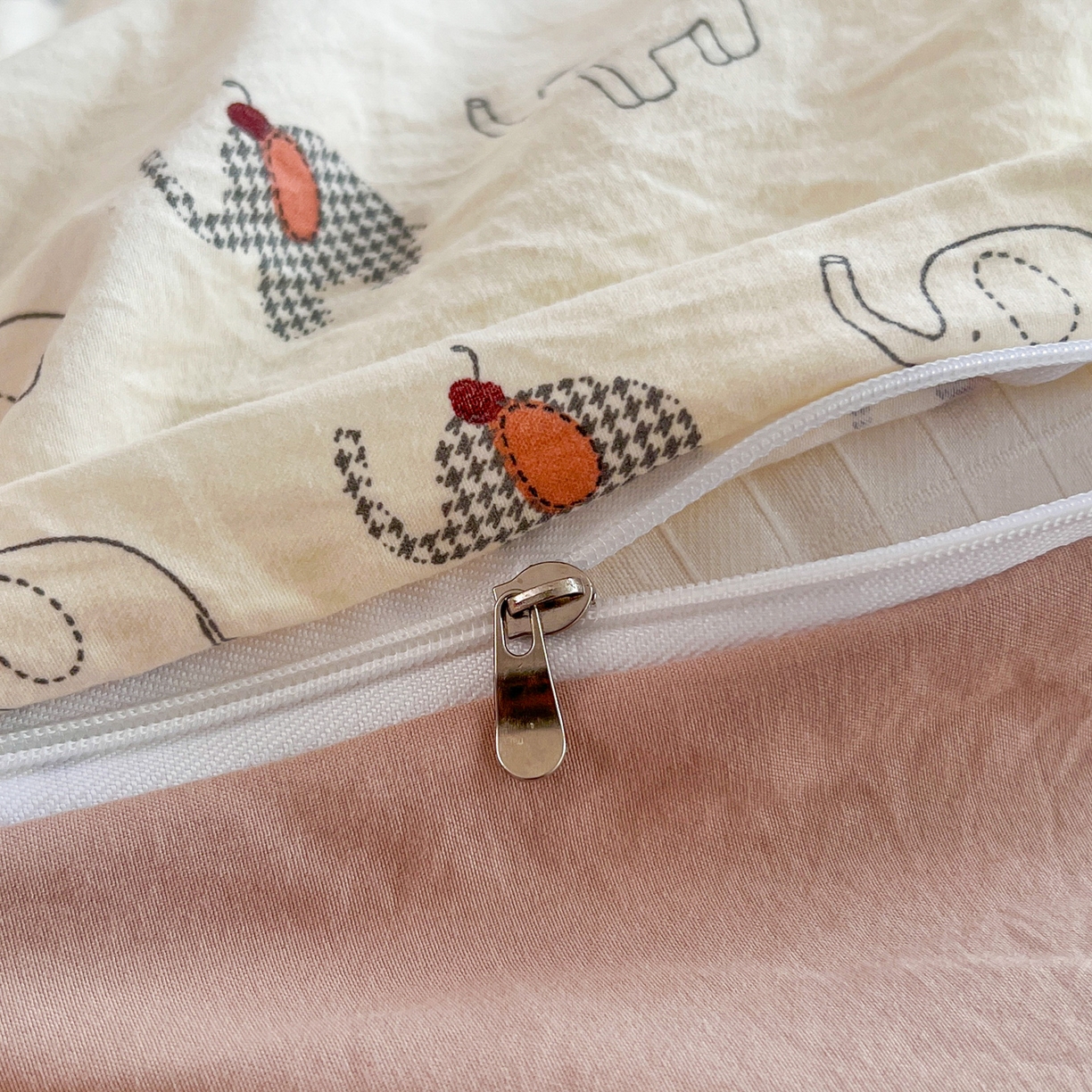 91家纺网 家纺一手货源 找家纺 玉海棠家纺 2026新款古法水洗仿棉云感纱四件套 小象格