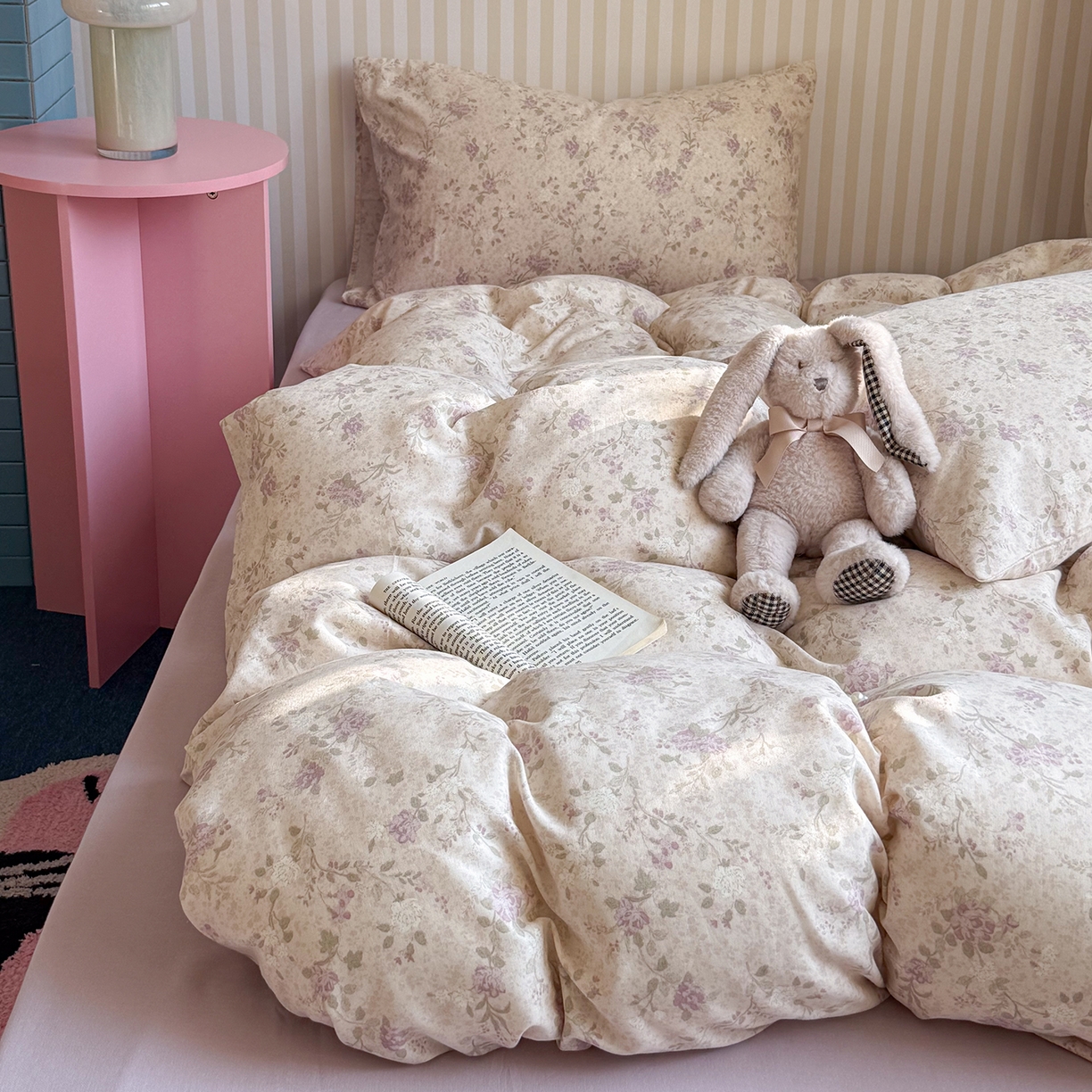 91家纺网 家纺一手货源 找家纺 麦伦家居 2026春夏新品全棉有氧双层纱印花系列简约款四件套 巴黎晚香