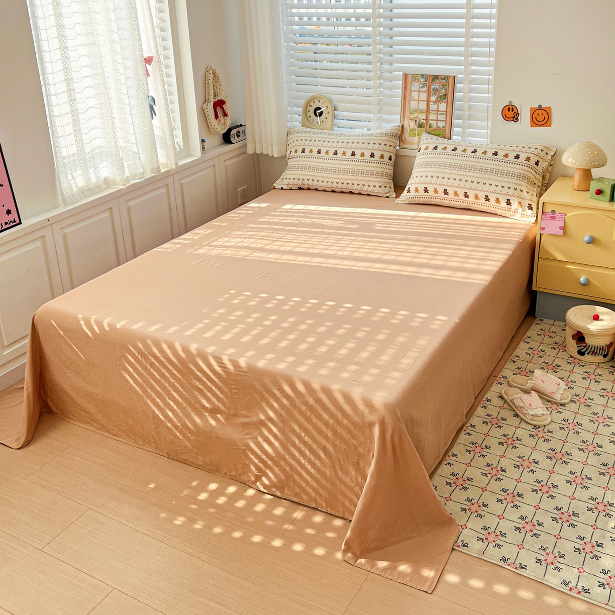 91家纺网 家纺一手货源 找家纺 麦伦家居 2026春夏新品全棉有氧双层纱印花系列简约款四件套 费尔岛小熊