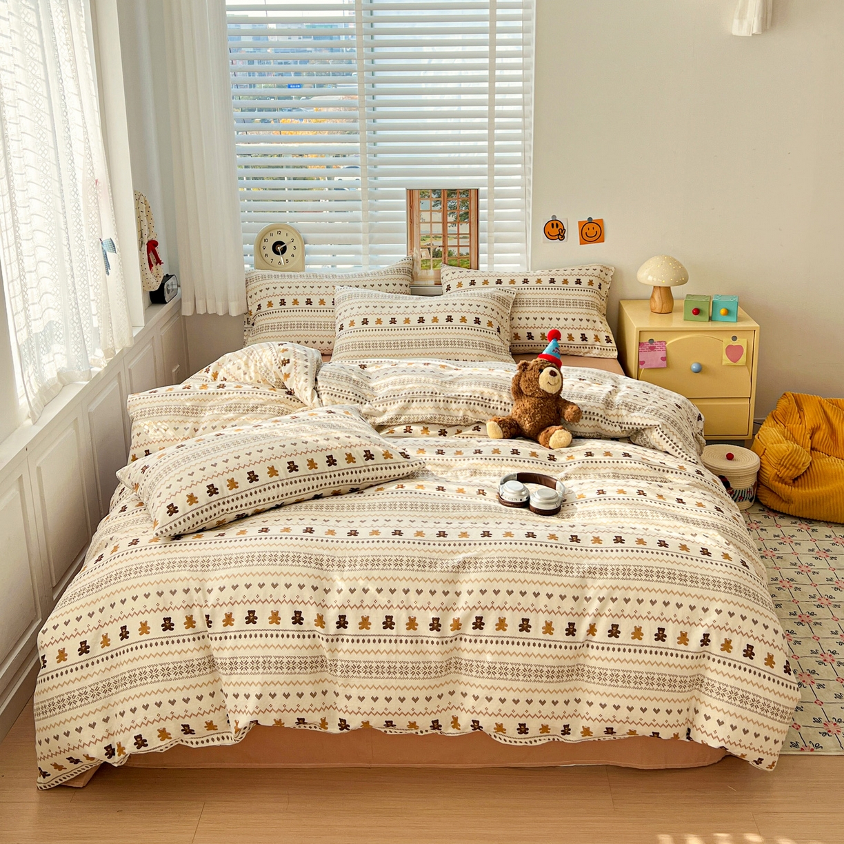 91家纺网 家纺一手货源 找家纺 麦伦家居 2026春夏新品全棉有氧双层纱印花系列简约款四件套 费尔岛小熊