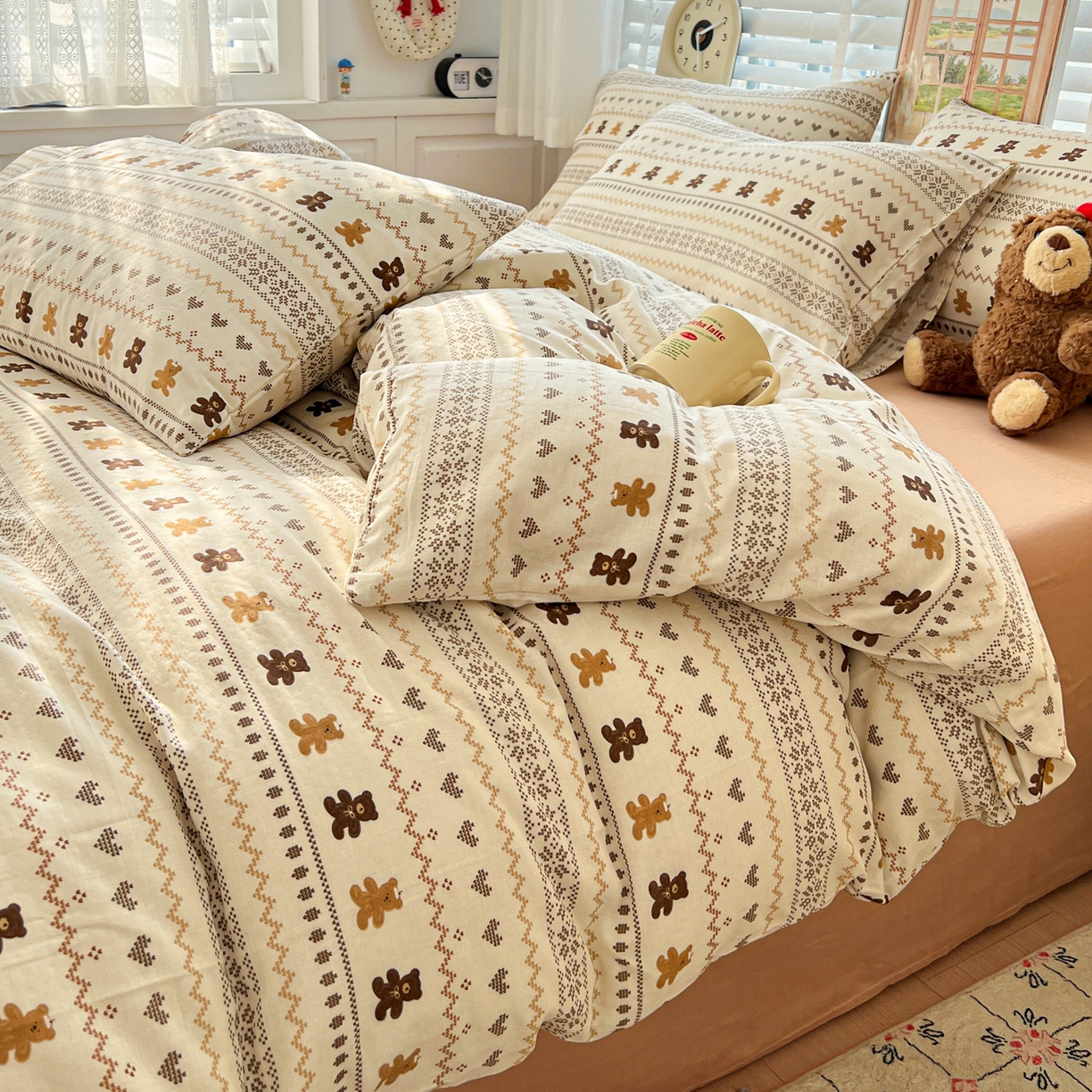 91家纺网 家纺一手货源 找家纺 麦伦家居 2026春夏新品全棉有氧双层纱印花系列简约款四件套 费尔岛小熊