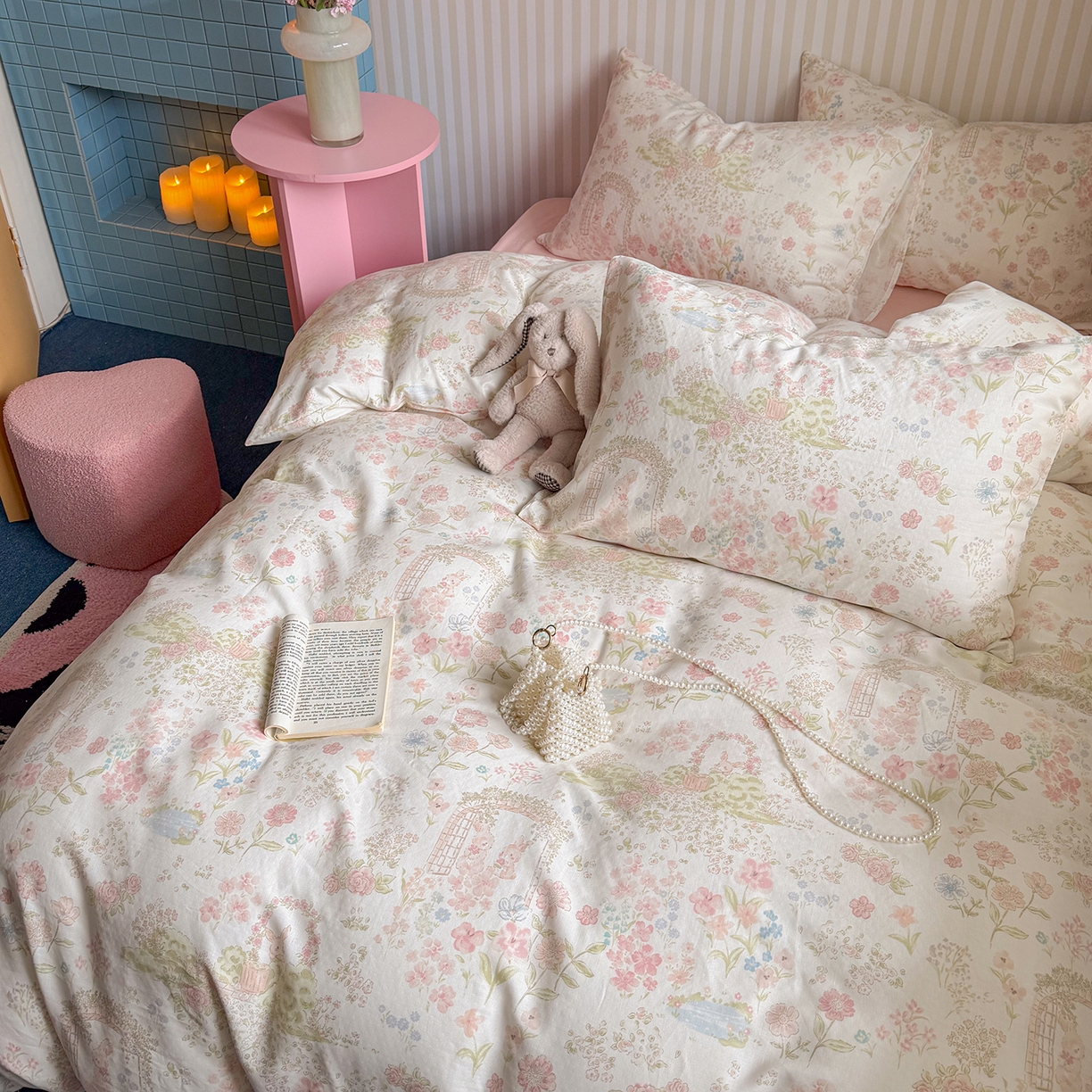 91家纺网 家纺一手货源 找家纺 麦伦家居 2026春夏新品全棉有氧双层纱印花系列简约款四件套 花间兔语