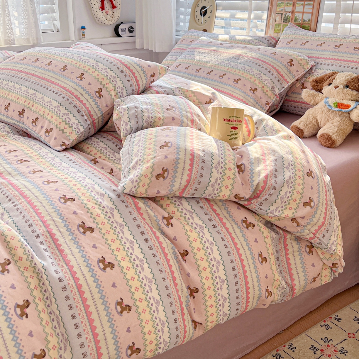 91家纺网 家纺一手货源 找家纺 麦伦家居 2026春夏新品全棉有氧双层纱印花系列简约款四件套 千禧马