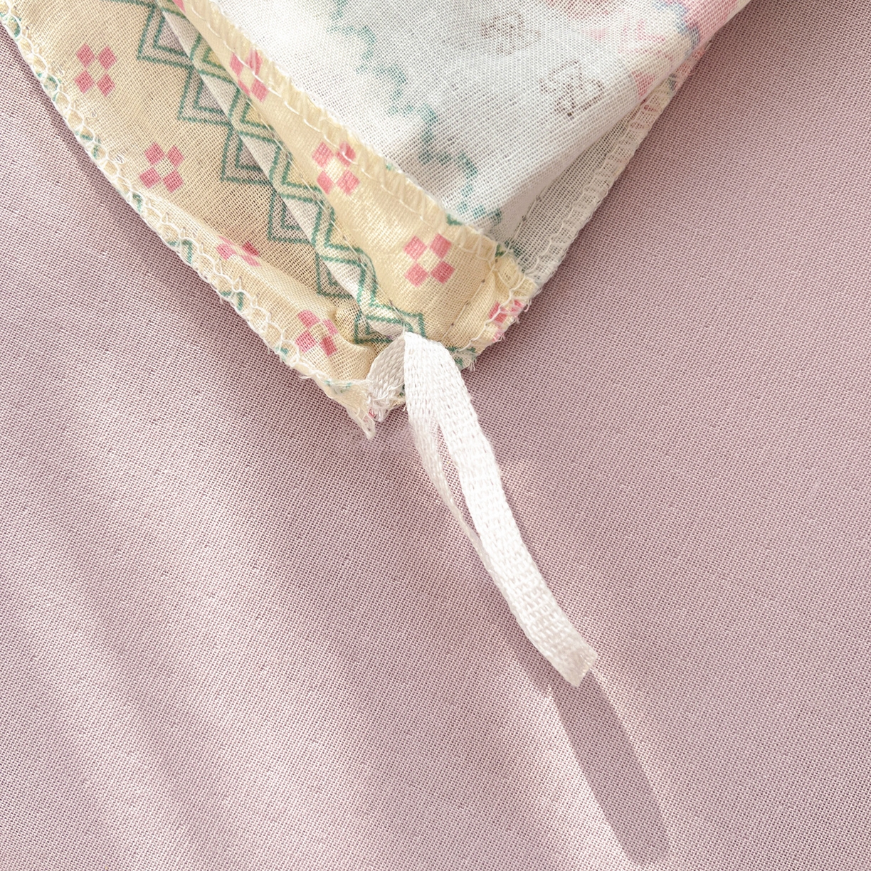 91家纺网 家纺一手货源 找家纺 麦伦家居 2026春夏新品全棉有氧双层纱印花系列简约款四件套 千禧马