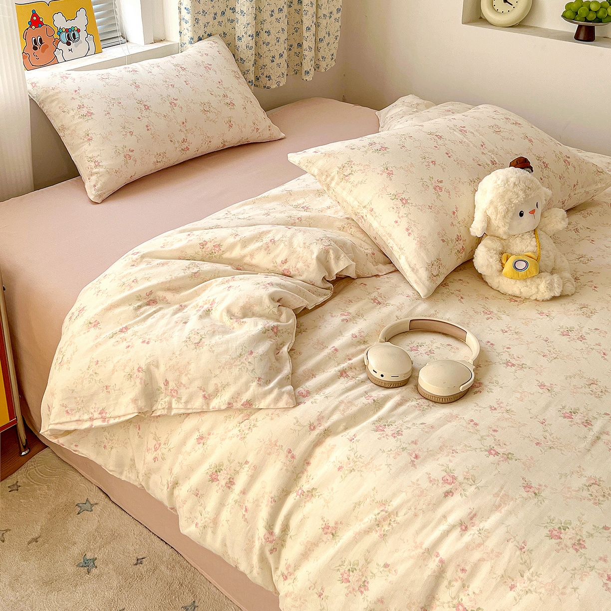 91家纺网 家纺一手货源 找家纺 麦伦家居 2026春夏新品全棉有氧双层纱印花系列简约款四件套 浅梦 米