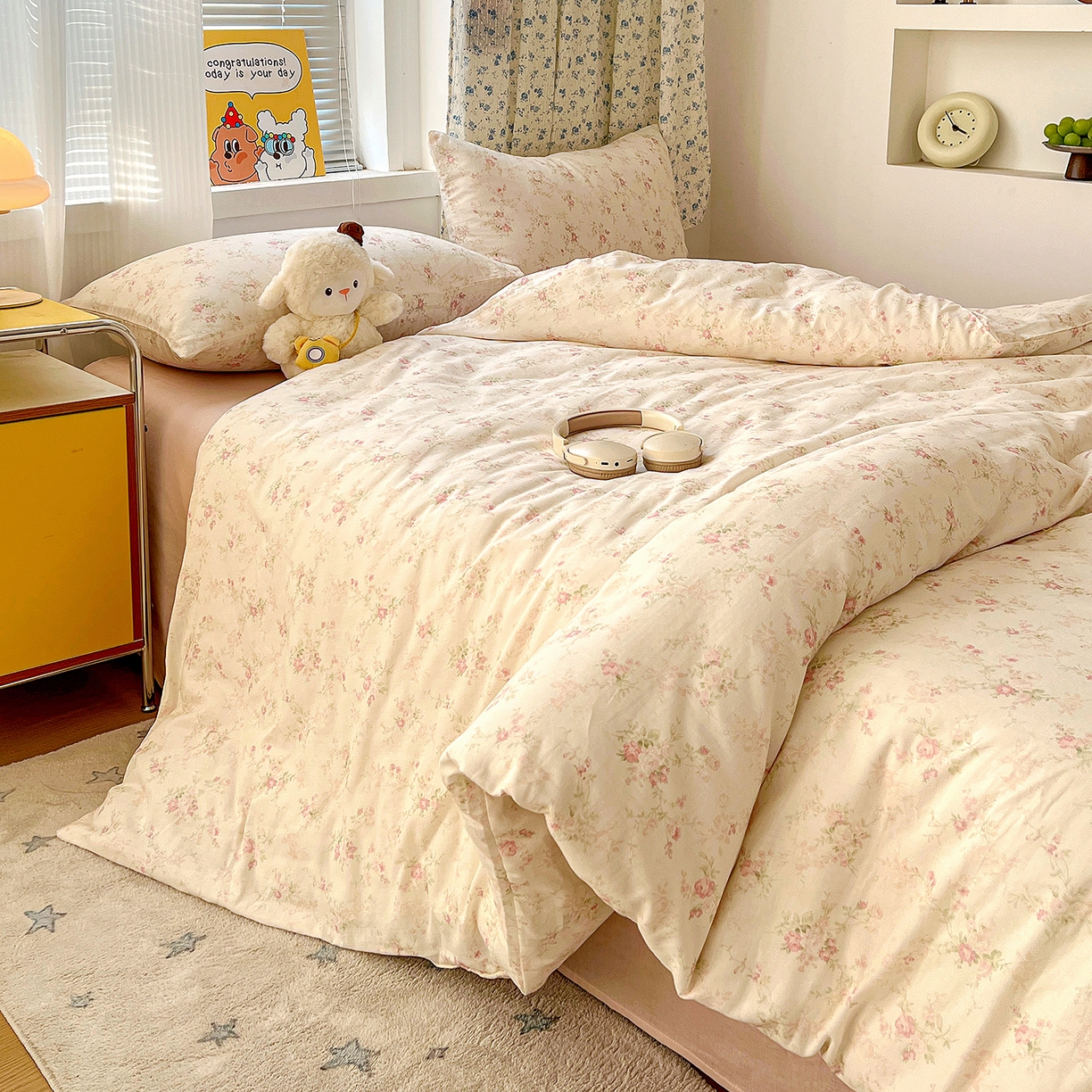 91家纺网 家纺一手货源 找家纺 麦伦家居 2026春夏新品全棉有氧双层纱印花系列简约款四件套 浅梦 米