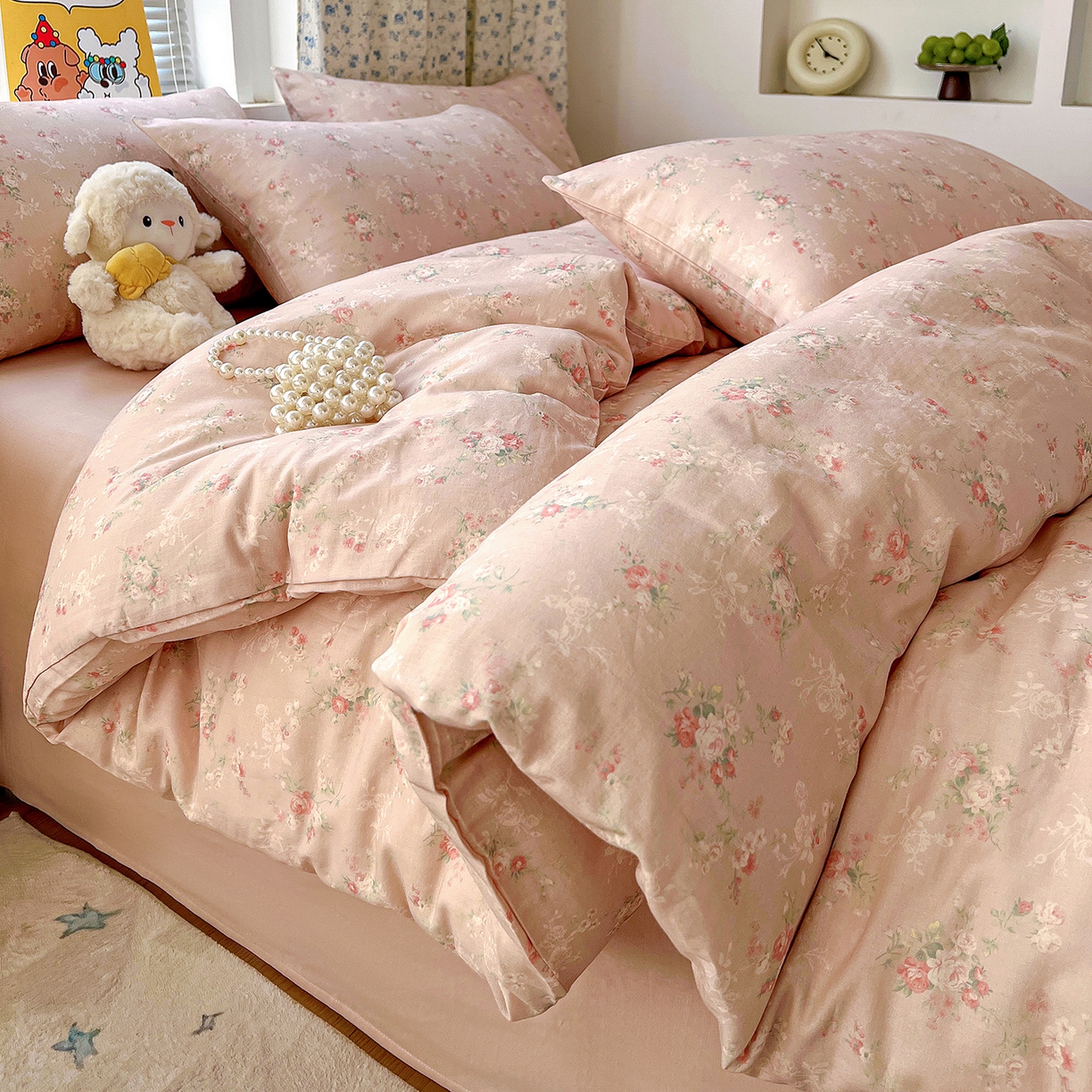 91家纺网 家纺一手货源 找家纺 麦伦家居 2026春夏新品全棉有氧双层纱印花系列简约款四件套 浅梦粉