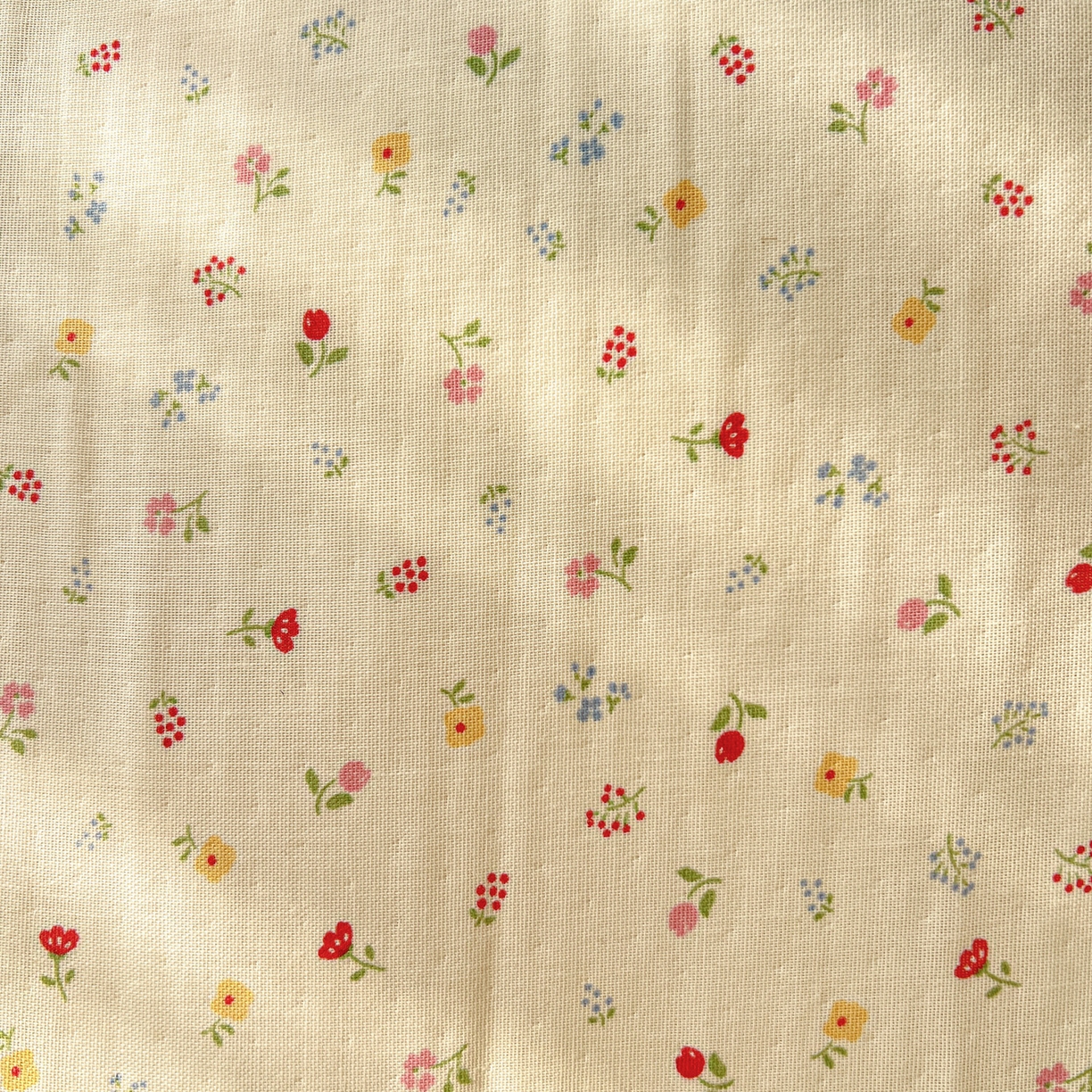 91家纺网 家纺一手货源 找家纺 麦伦家居 2026春夏新品全棉有氧双层纱印花系列简约款四件套 小野花