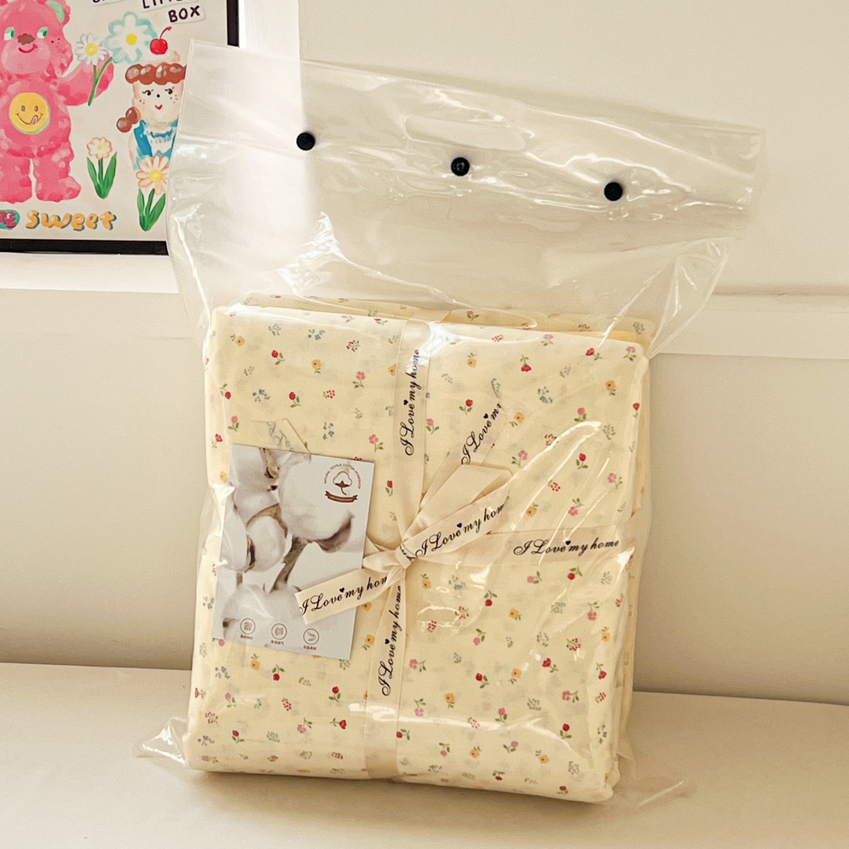 91家纺网 家纺一手货源 找家纺 麦伦家居 2026春夏新品全棉有氧双层纱印花系列简约款四件套 小野花