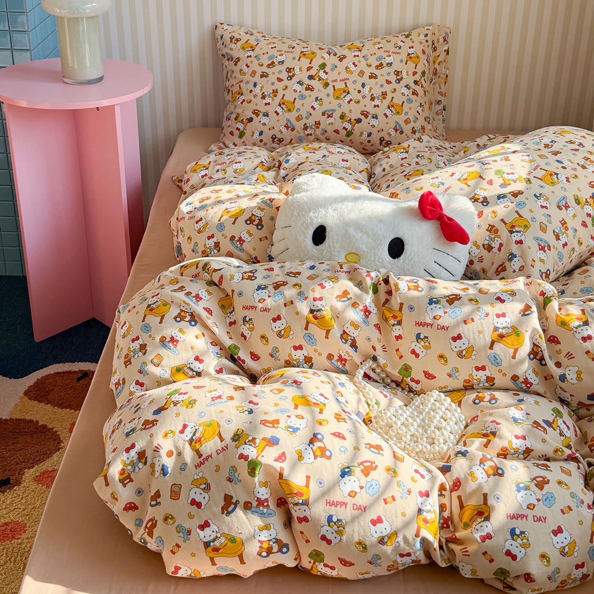 91家纺网 家纺一手货源 找家纺 麦伦家居 2026春夏新品全棉有氧双层纱印花系列简约款四件套 KT乐园