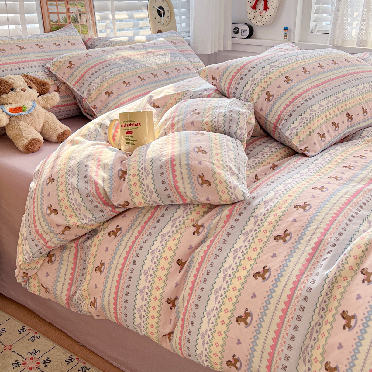 91家纺网 家纺一手货源 找家纺 麦伦家居 2026春夏新品全棉有氧双层纱印花系列简约款四件套 千禧马