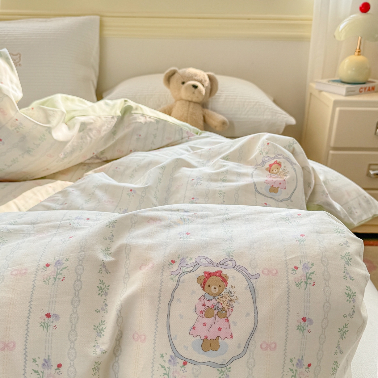 91家纺网 家纺一手货源 找家纺 名品家纺 2026新款100%纯棉单被套系列 春日小熊