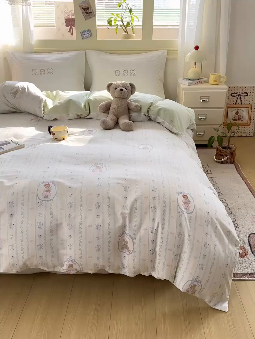 91家纺网 家纺一手货源 找家纺 名品家纺 2026新款100%纯棉单被套系列 春日小熊