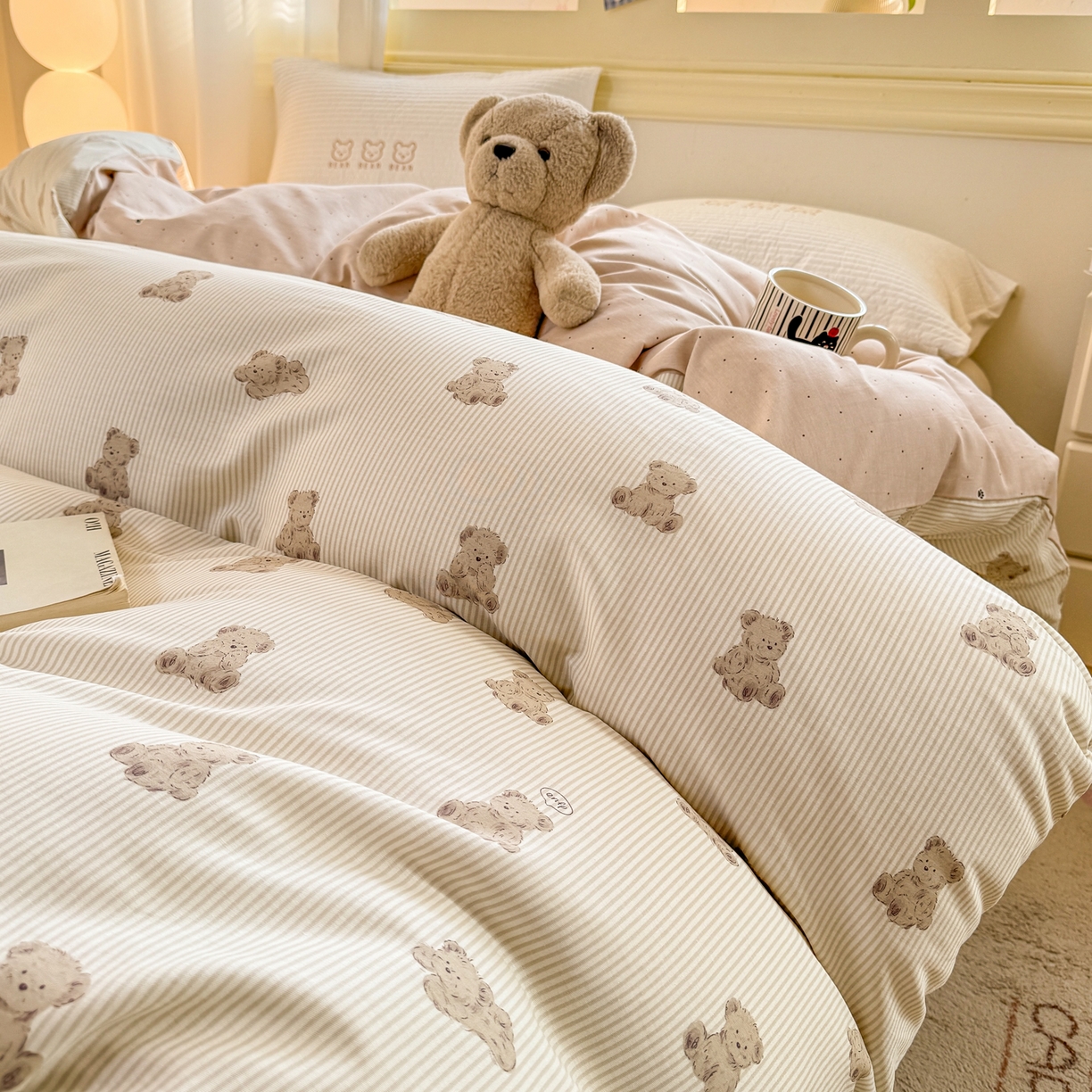 91家纺网 家纺一手货源 找家纺 名品家纺 2026新款100%纯棉单被套系列 条纹小熊