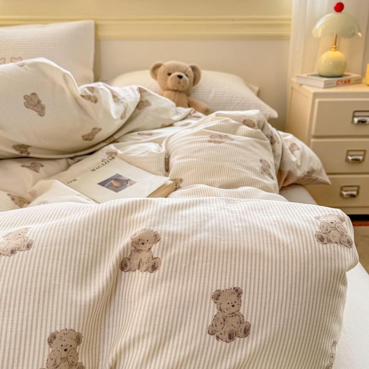 91家纺网 家纺一手货源 找家纺 名品家纺 2026新款100%纯棉单被套系列 条纹小熊