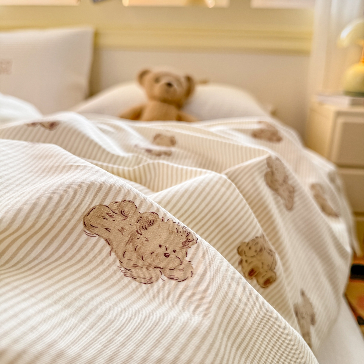 91家纺网 家纺一手货源 找家纺 名品家纺 2026新款100%纯棉单被套系列 条纹小熊