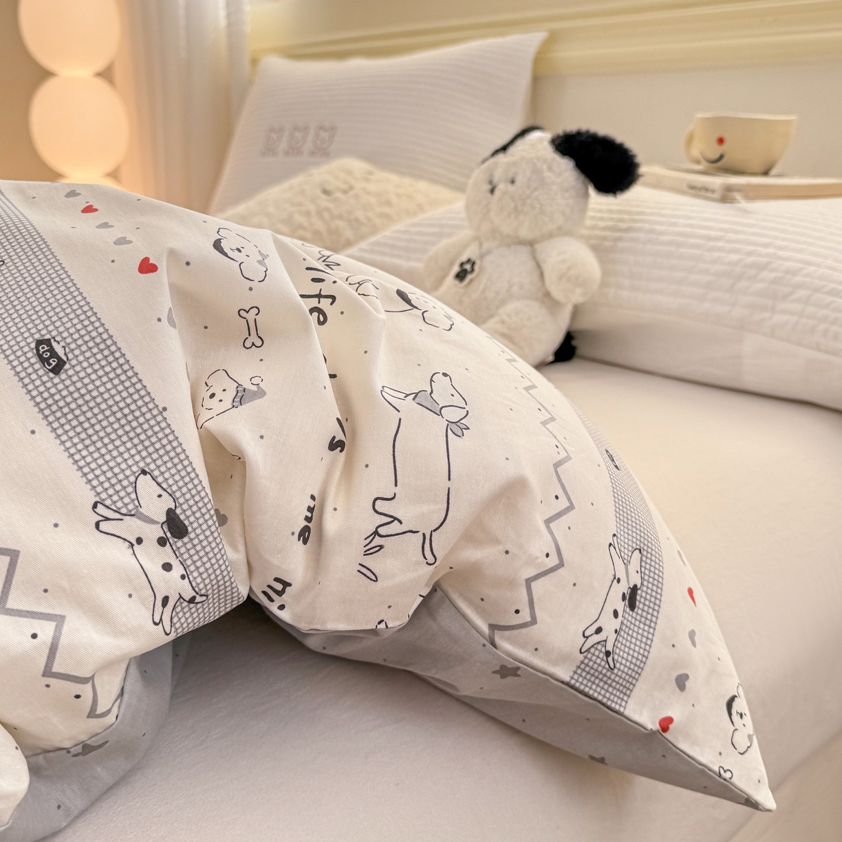 91家纺网 家纺一手货源 找家纺 名品家纺 2026新款100%纯棉单被套系列 线条小狗