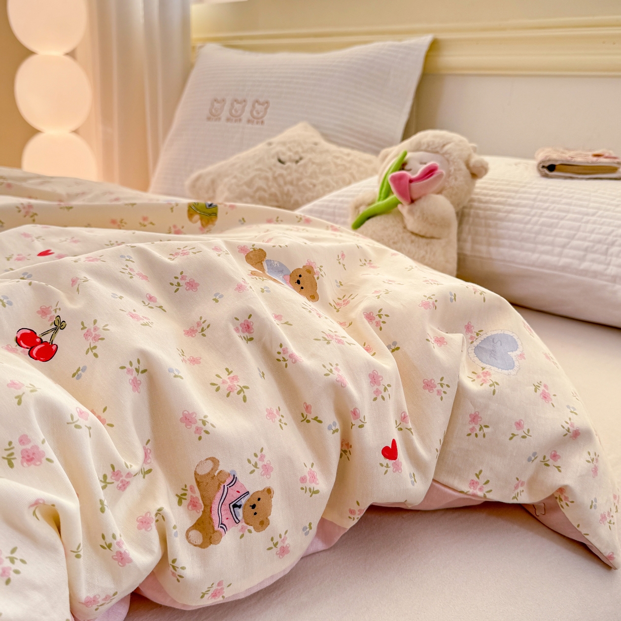 91家纺网 家纺一手货源 找家纺 名品家纺 2026新款100%纯棉单被套系列 樱桃小熊