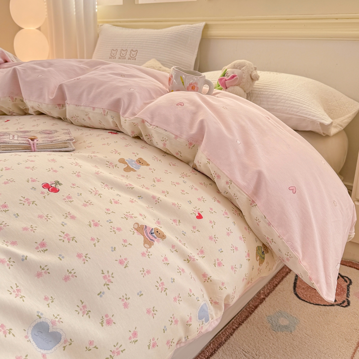 91家纺网 家纺一手货源 找家纺 名品家纺 2026新款100%纯棉单被套系列 樱桃小熊