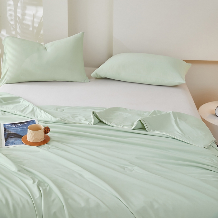 91家纺网 家纺一手货源 找家纺 香澜雅室 2026新款锦氨凉感丝清凉夏被 淡雅绿