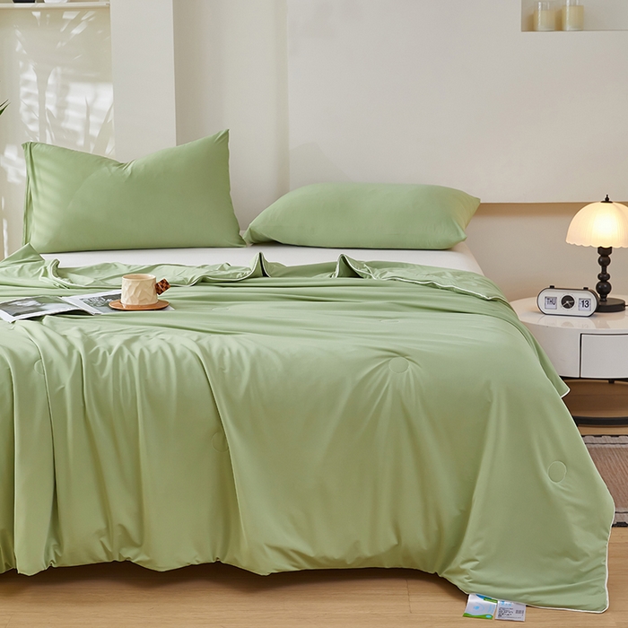 91家纺网 家纺一手货源 找家纺 香澜雅室 2026新款锦氨凉感丝清凉夏被 抹茶绿