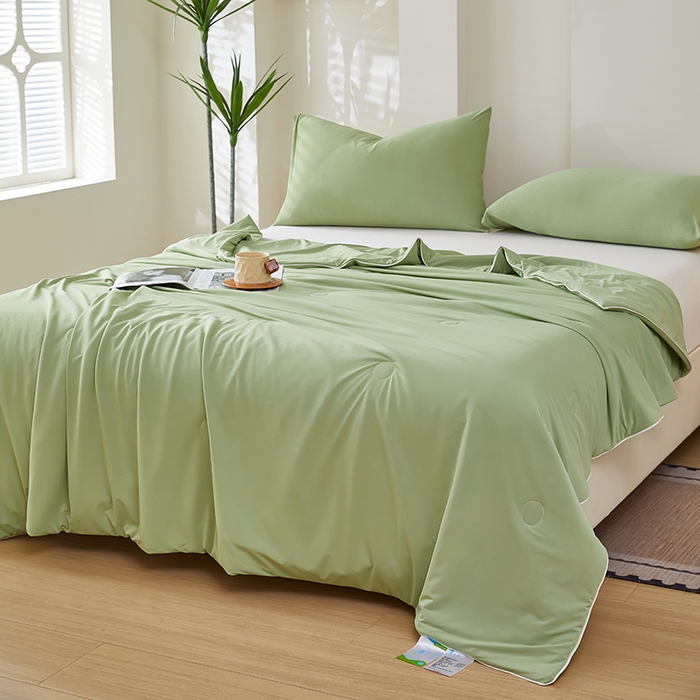 91家纺网 家纺一手货源 找家纺 香澜雅室 2026新款锦氨凉感丝清凉夏被 抹茶绿