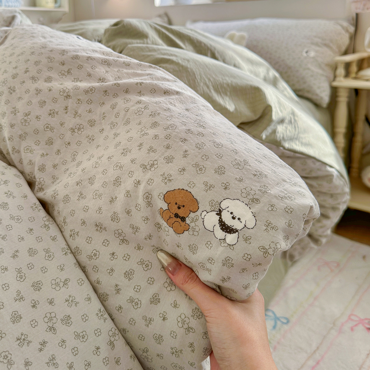 91家纺网 家纺一手货源 找家纺 罗亿家纺 2026新款小清新云感双层纱木棉四件套系列（小红书热款推荐） 点点小狗