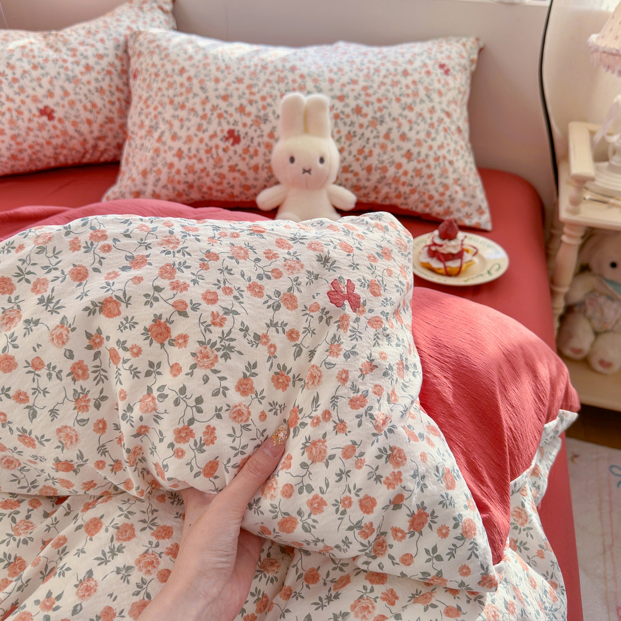 91家纺网 家纺一手货源 找家纺 罗亿家纺 2026新款小清新云感双层纱木棉四件套系列（小红书热款推荐） 赫本小姐