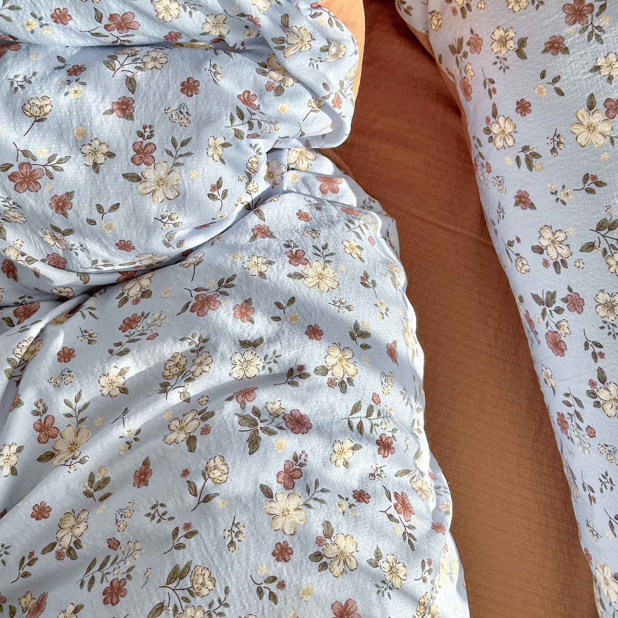 91家纺网 家纺一手货源 找家纺 罗亿家纺 2026新款小清新云感双层纱木棉四件套系列（小红书热款推荐） 花清梦