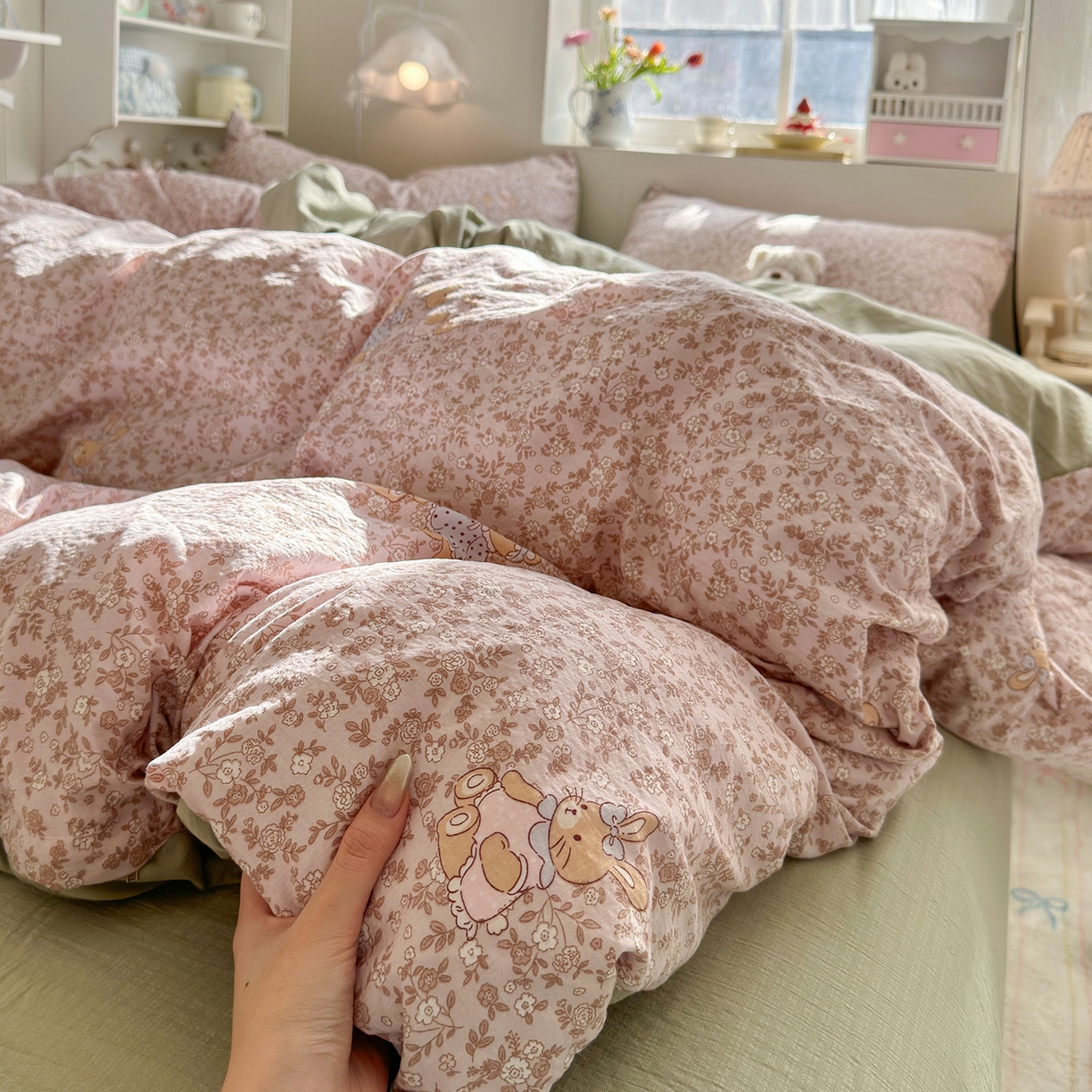 91家纺网 家纺一手货源 找家纺 罗亿家纺 2026新款小清新云感双层纱木棉四件套系列（小红书热款推荐） 花与兔
