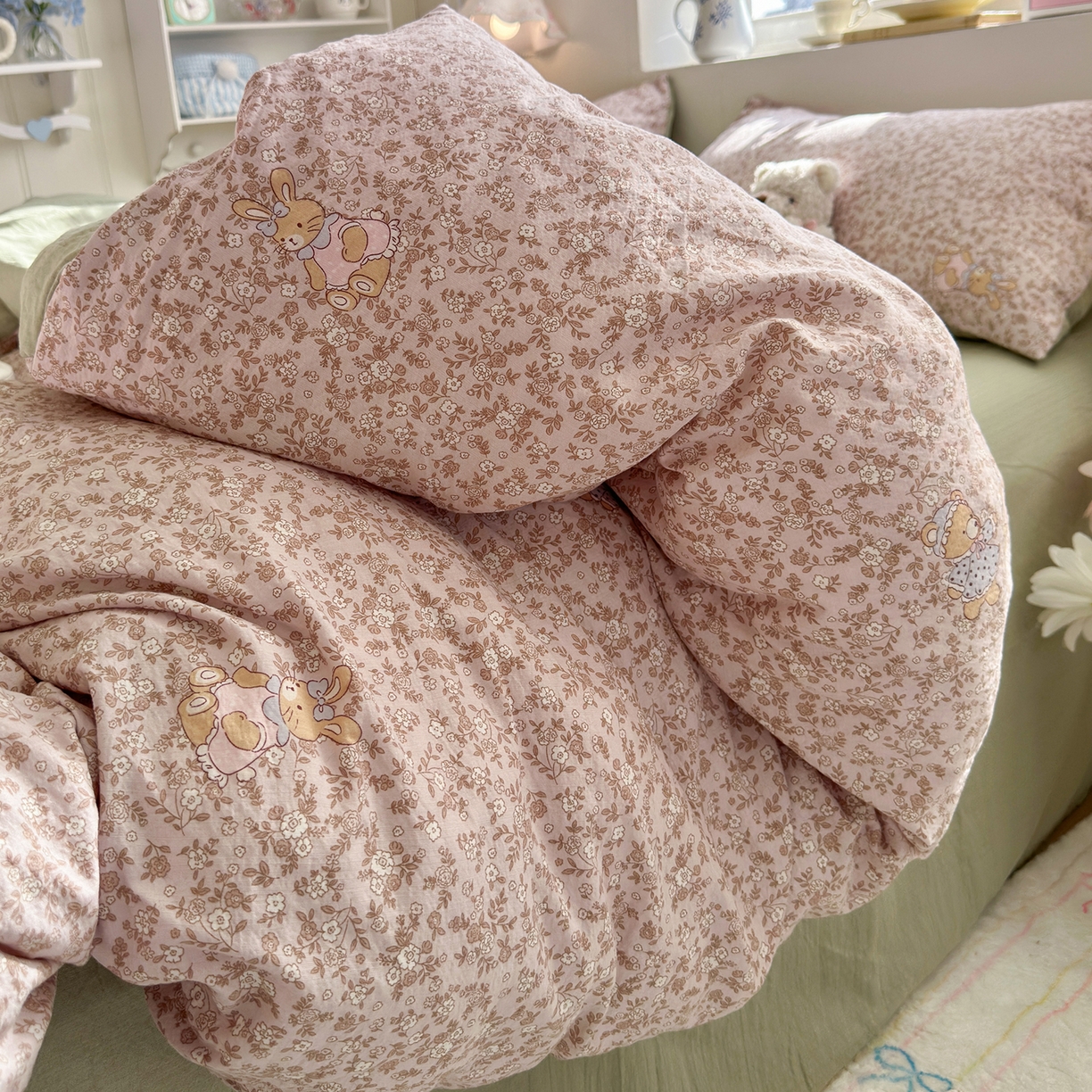 91家纺网 家纺一手货源 找家纺 罗亿家纺 2026新款小清新云感双层纱木棉四件套系列（小红书热款推荐） 花与兔