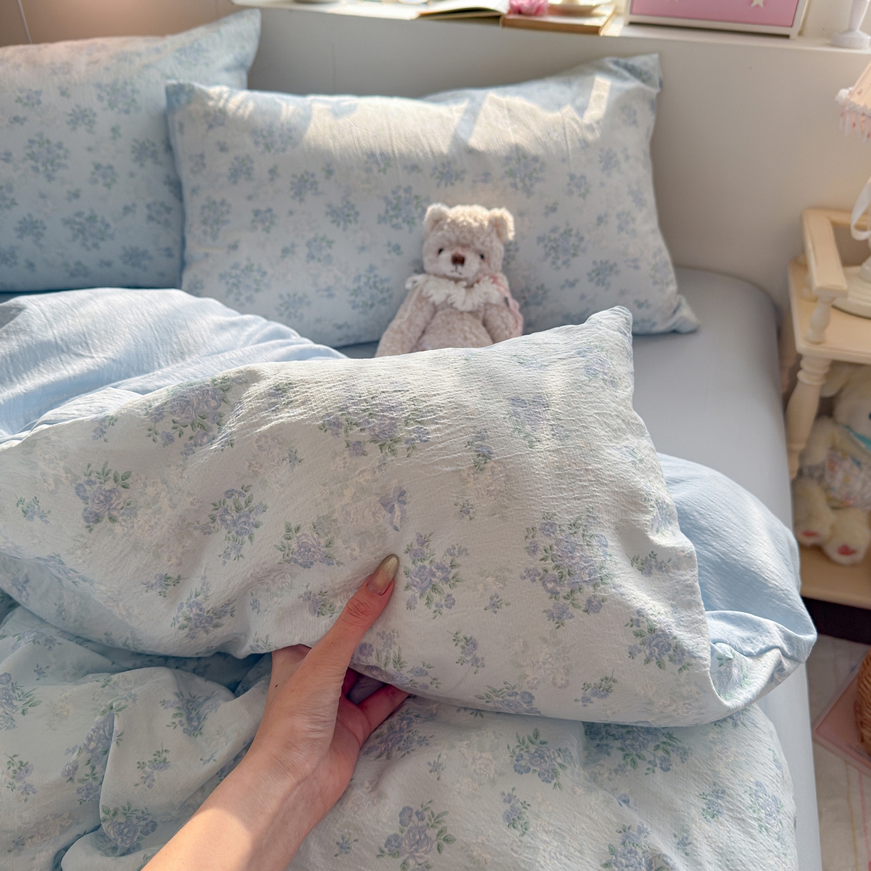 91家纺网 家纺一手货源 找家纺 罗亿家纺 2026新款小清新云感双层纱木棉四件套系列（小红书热款推荐） 蓝萱