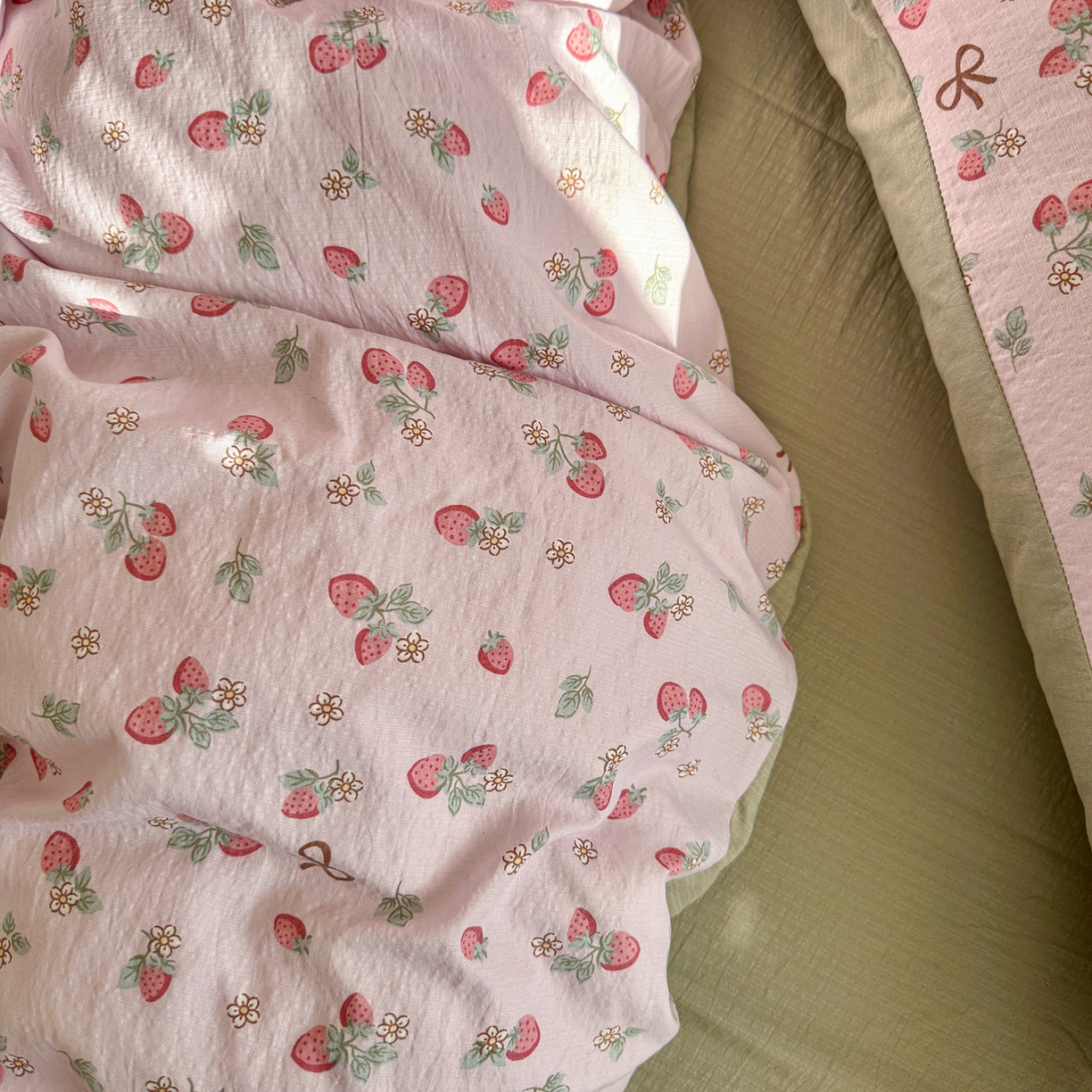 91家纺网 家纺一手货源 找家纺 罗亿家纺 2026新款小清新云感双层纱木棉四件套系列（小红书热款推荐） 甜莓