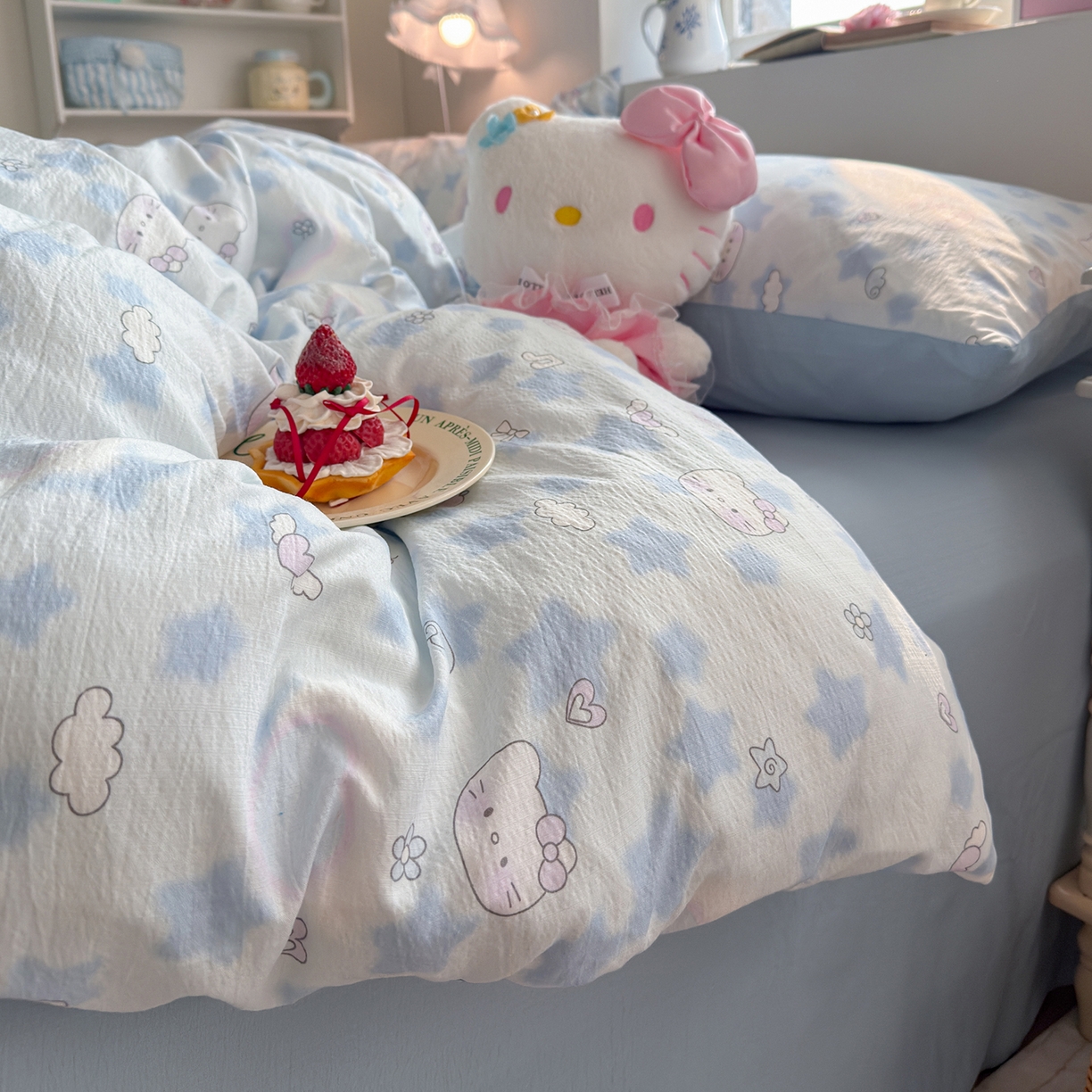 91家纺网 家纺一手货源 找家纺 罗亿家纺 2026新款小清新云感双层纱木棉四件套系列（小红书热款推荐） 小猫数星星