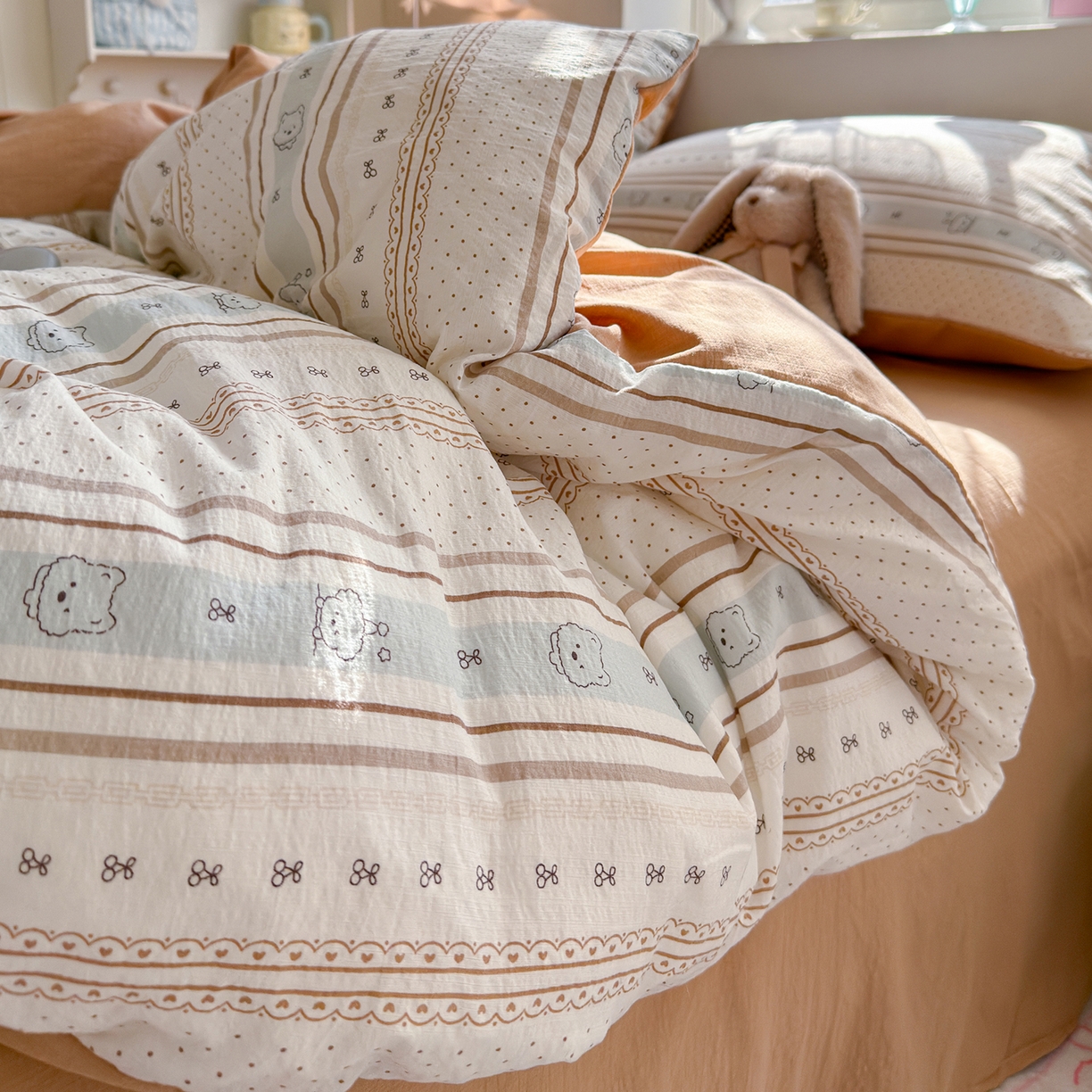 91家纺网 家纺一手货源 找家纺 罗亿家纺 2026新款小清新云感双层纱木棉四件套系列（小红书热款推荐） 小熊奶盖