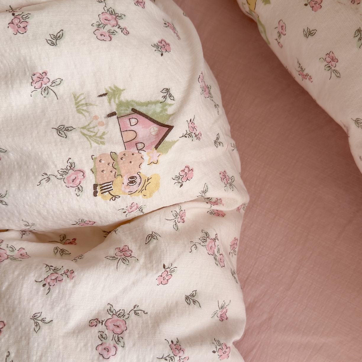 91家纺网 家纺一手货源 找家纺 罗亿家纺 2026新款小清新云感双层纱木棉四件套系列（小红书热款推荐） 星星人后花园