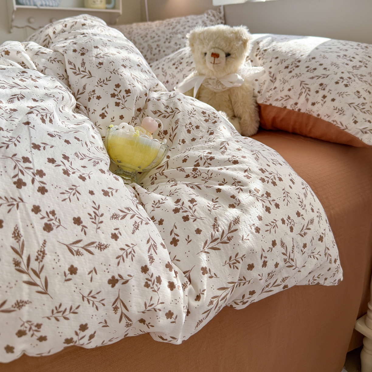 91家纺网 家纺一手货源 找家纺 罗亿家纺 2026新款小清新云感双层纱木棉四件套系列（小红书热款推荐） 枝蔓