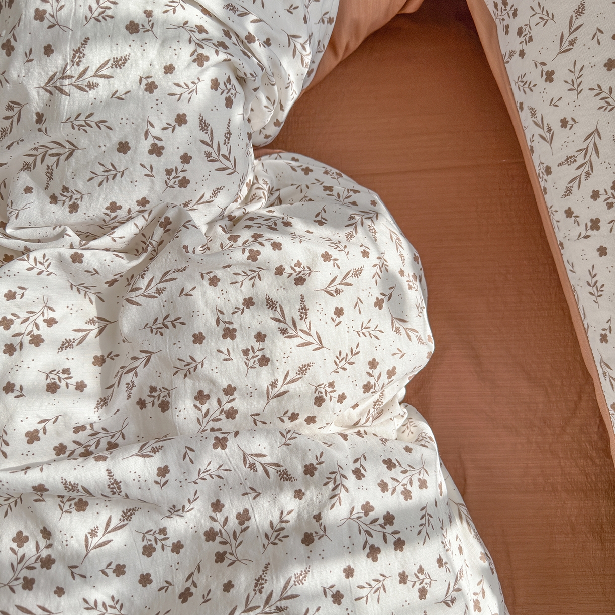 91家纺网 家纺一手货源 找家纺 罗亿家纺 2026新款小清新云感双层纱木棉四件套系列（小红书热款推荐） 枝蔓