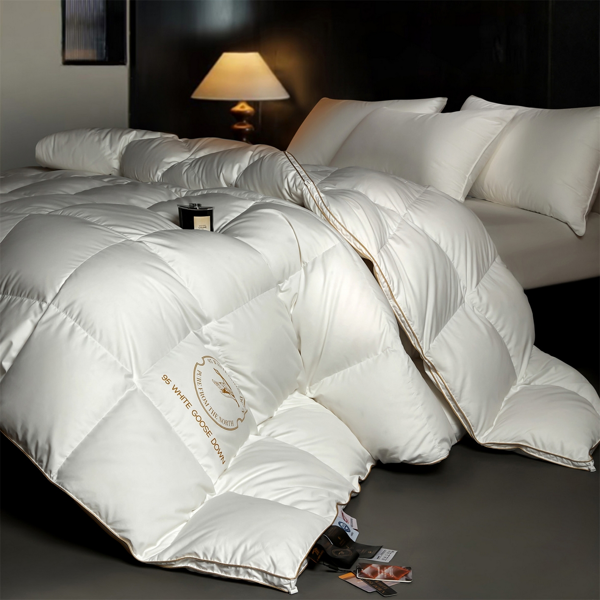 91家纺网 家纺一手货源 找家纺 （总）头等舱 80s柔舒棉(高支防钻绒面料) 新国标95白鹅绒被（空镜图）